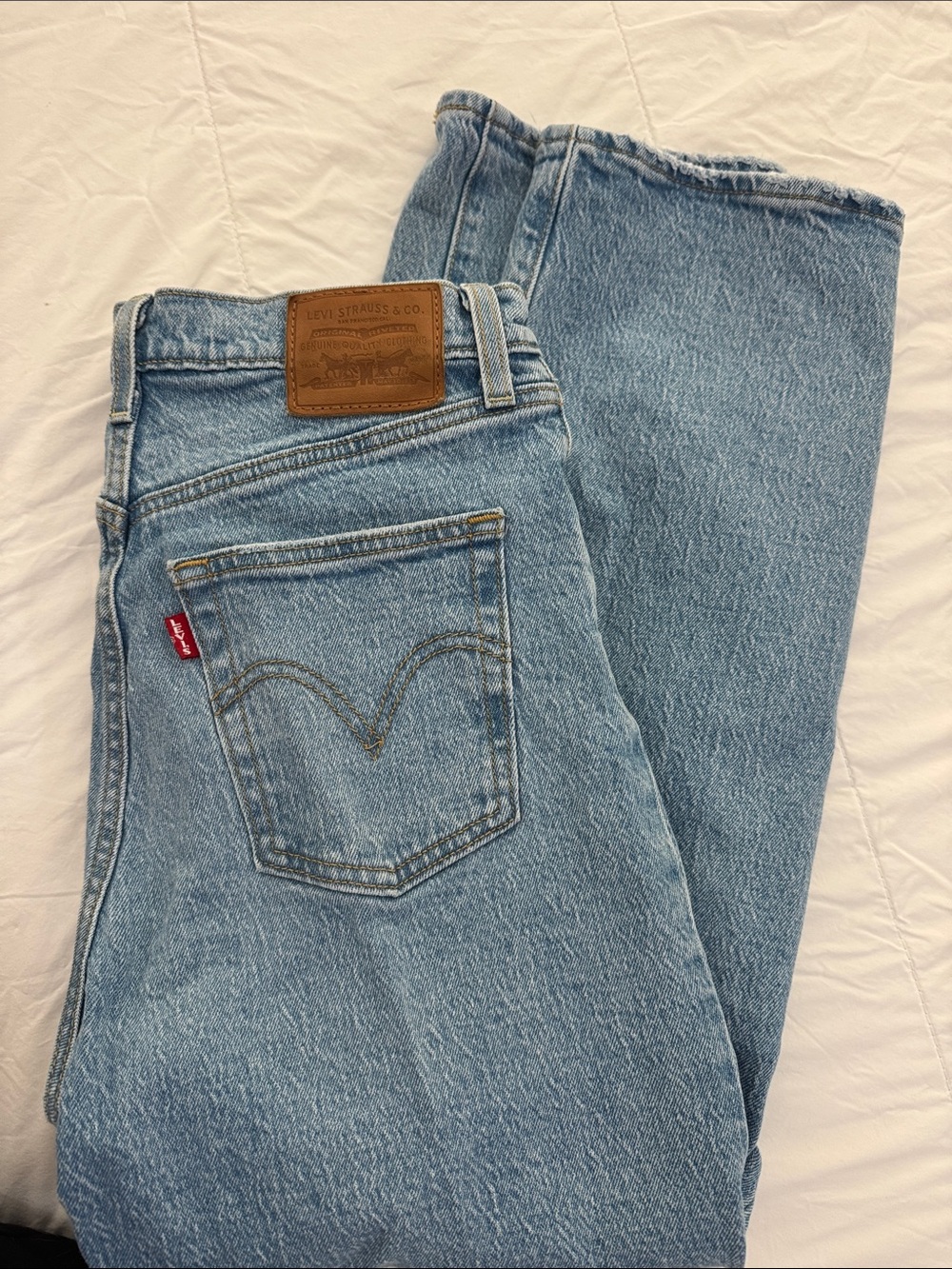 Levi's Women's Light Blue Relaxed Fit Distressed Jeans